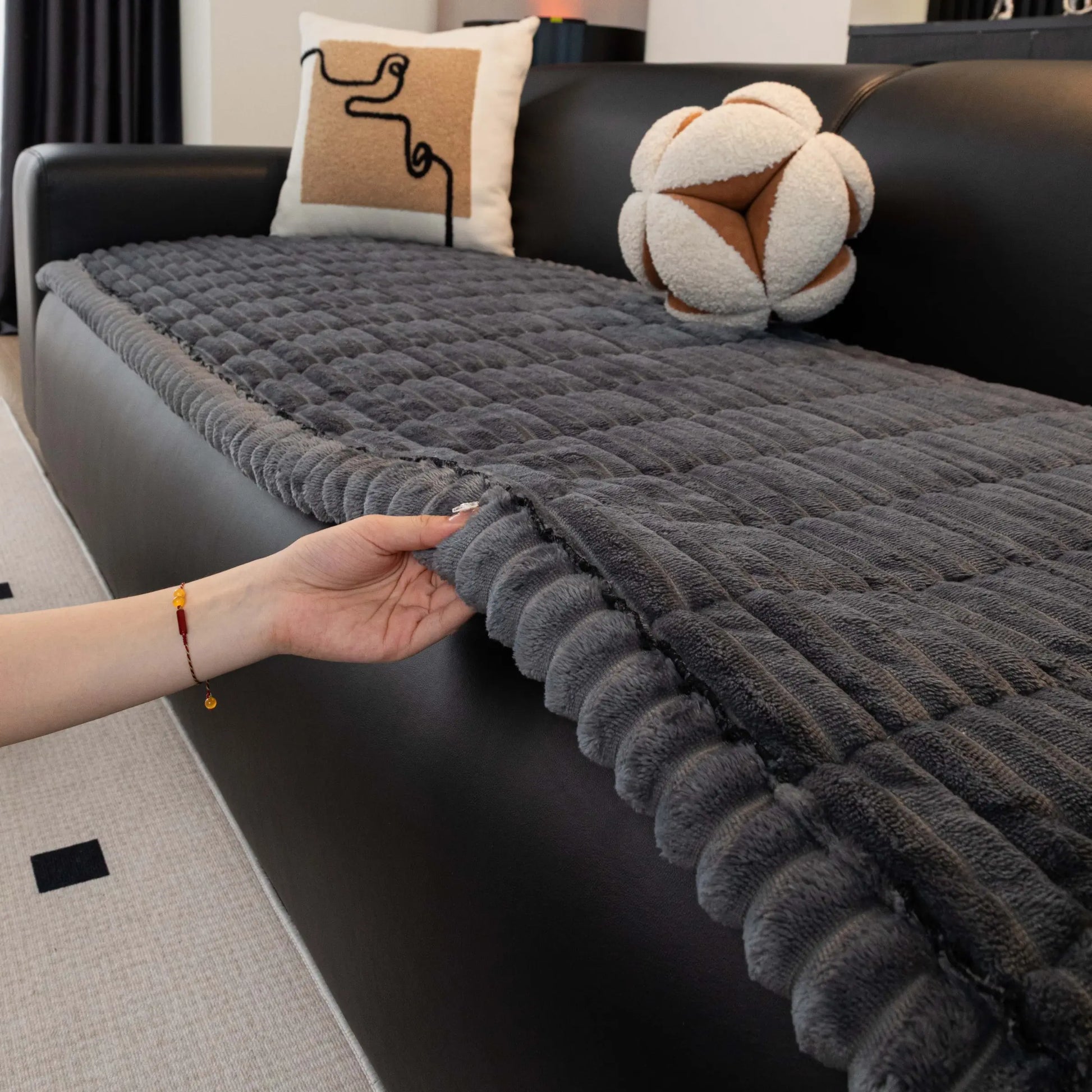 Washable Pet-Friendly Sofa Cover for 2-Cushion Couches, Non-Slip Fuzzy Blanket Mat