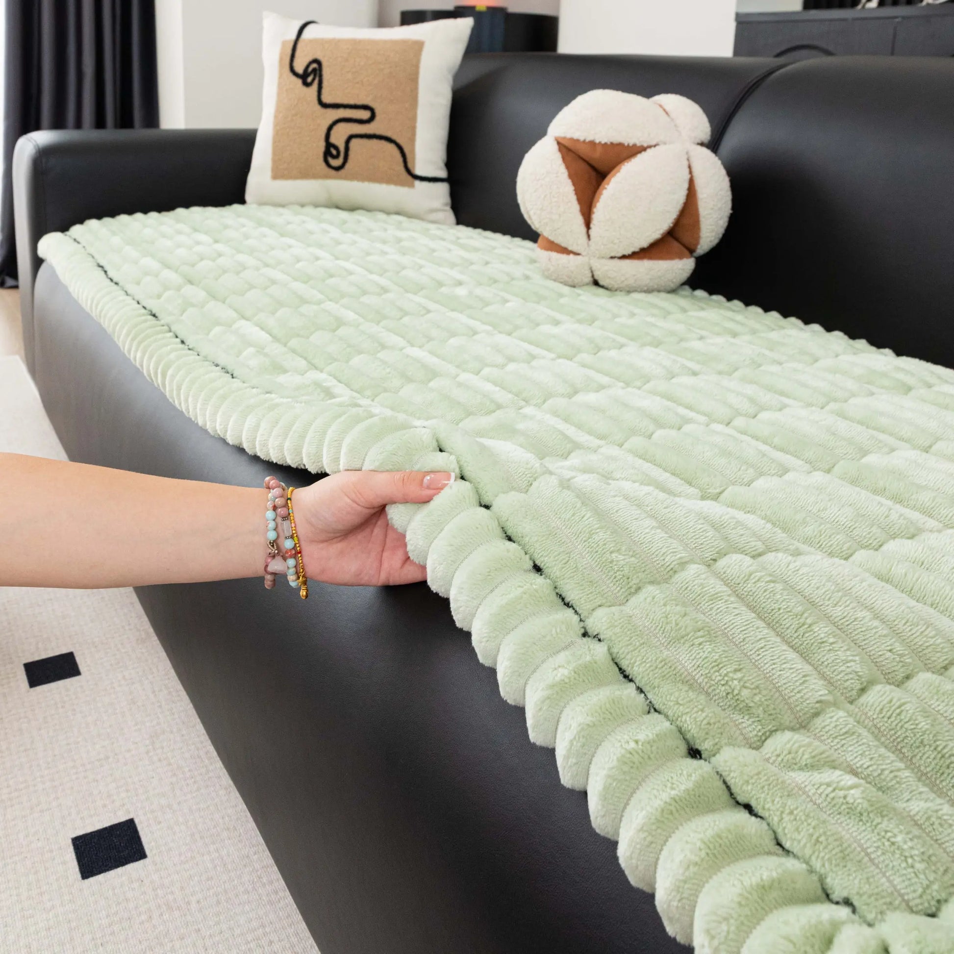 Washable Pet-Friendly Sofa Cover for 2-Cushion Couches, Non-Slip Fuzzy Blanket Mat