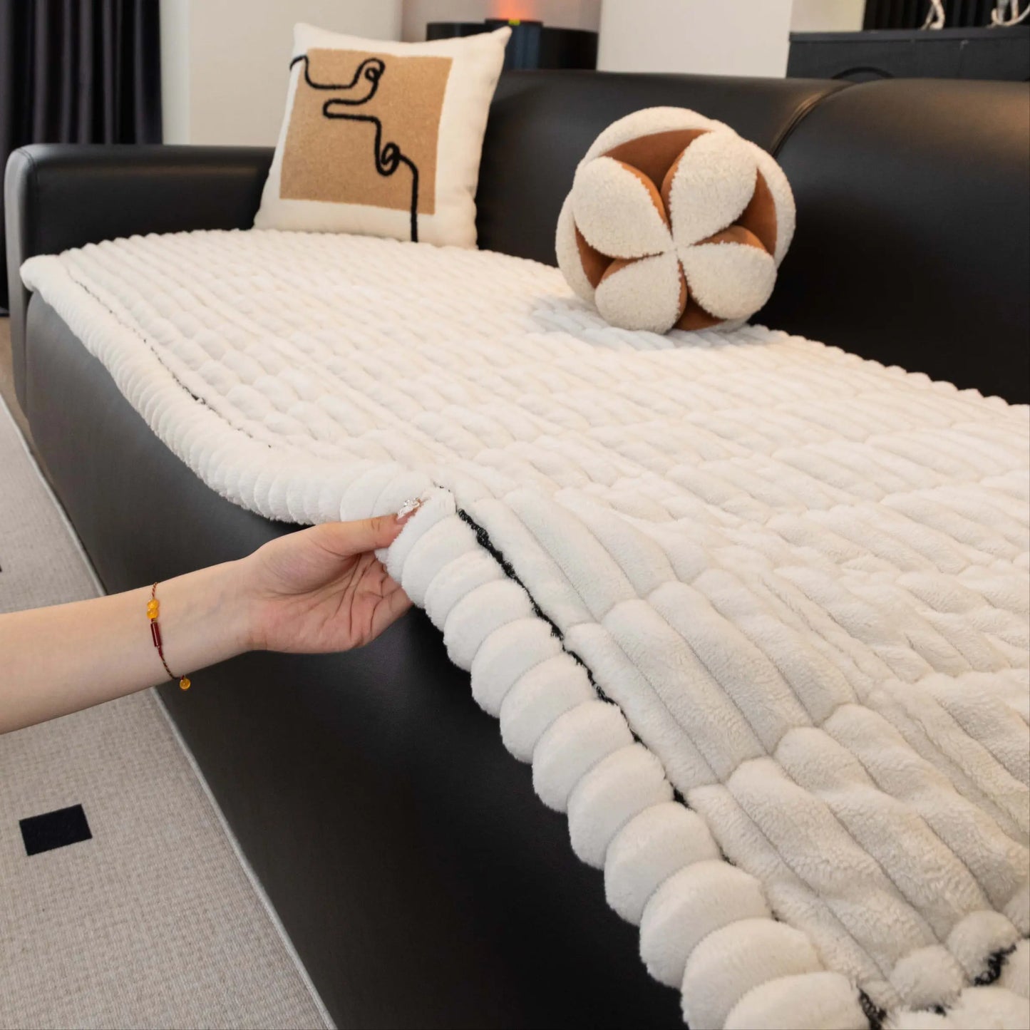 Washable Pet-Friendly Sofa Cover for 2-Cushion Couches, Non-Slip Fuzzy Blanket Mat